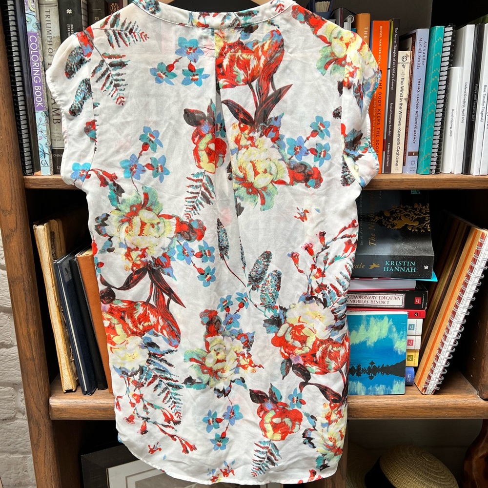 Daniel Rainn | ๐ฅ 2 for $30 ๐ฅ floral pattern sheet blouse - Picture 3 of 3